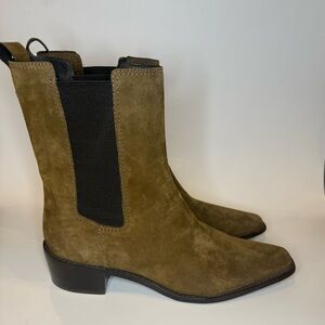 Tory Burch Medallion Chelsea Suede Ankle Boots size 9